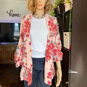 Beautiful floral pink blazer 🌺